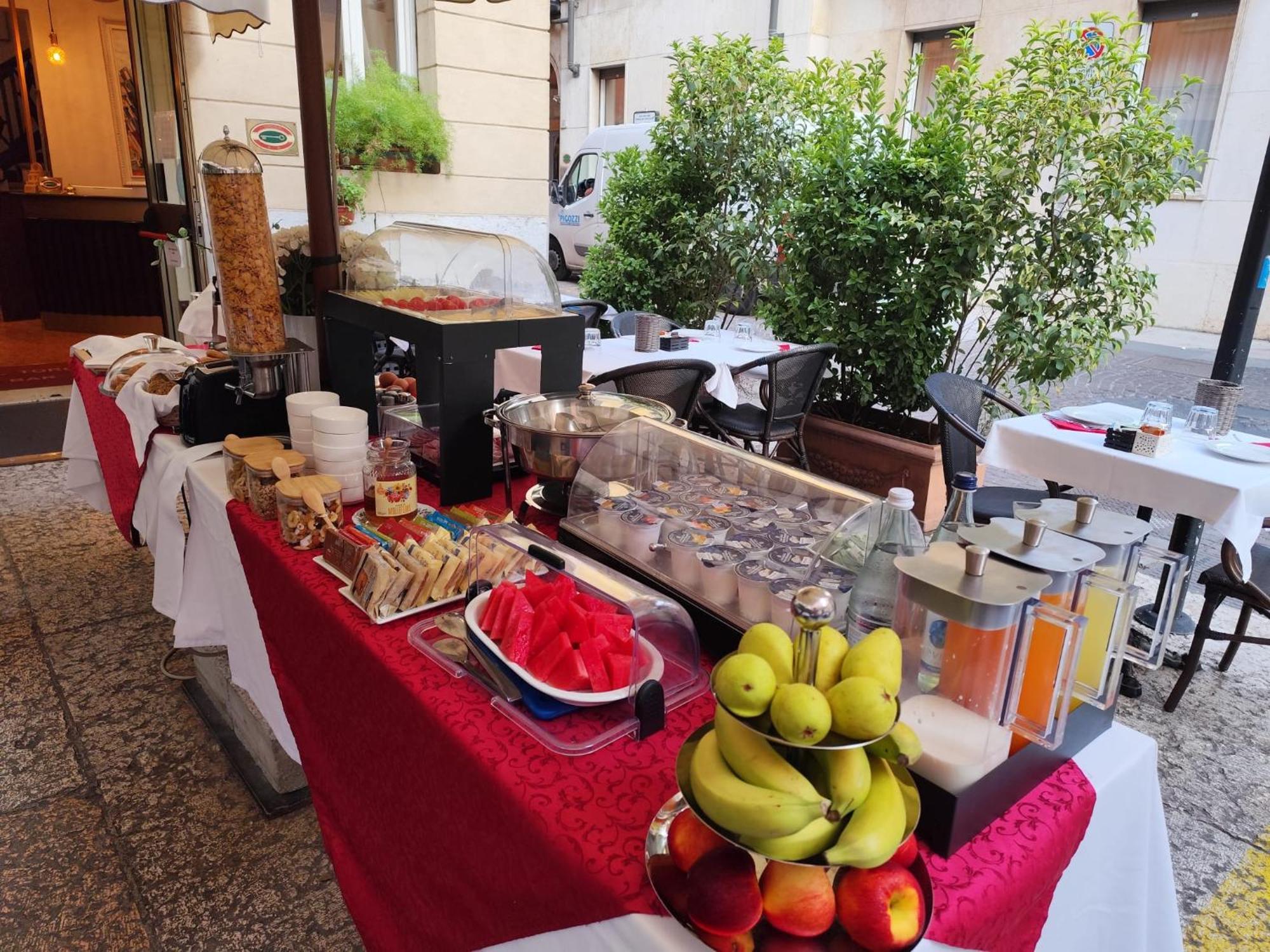Hotel Torcolo "Residenze Del Cuore" Verona Ngoại thất bức ảnh