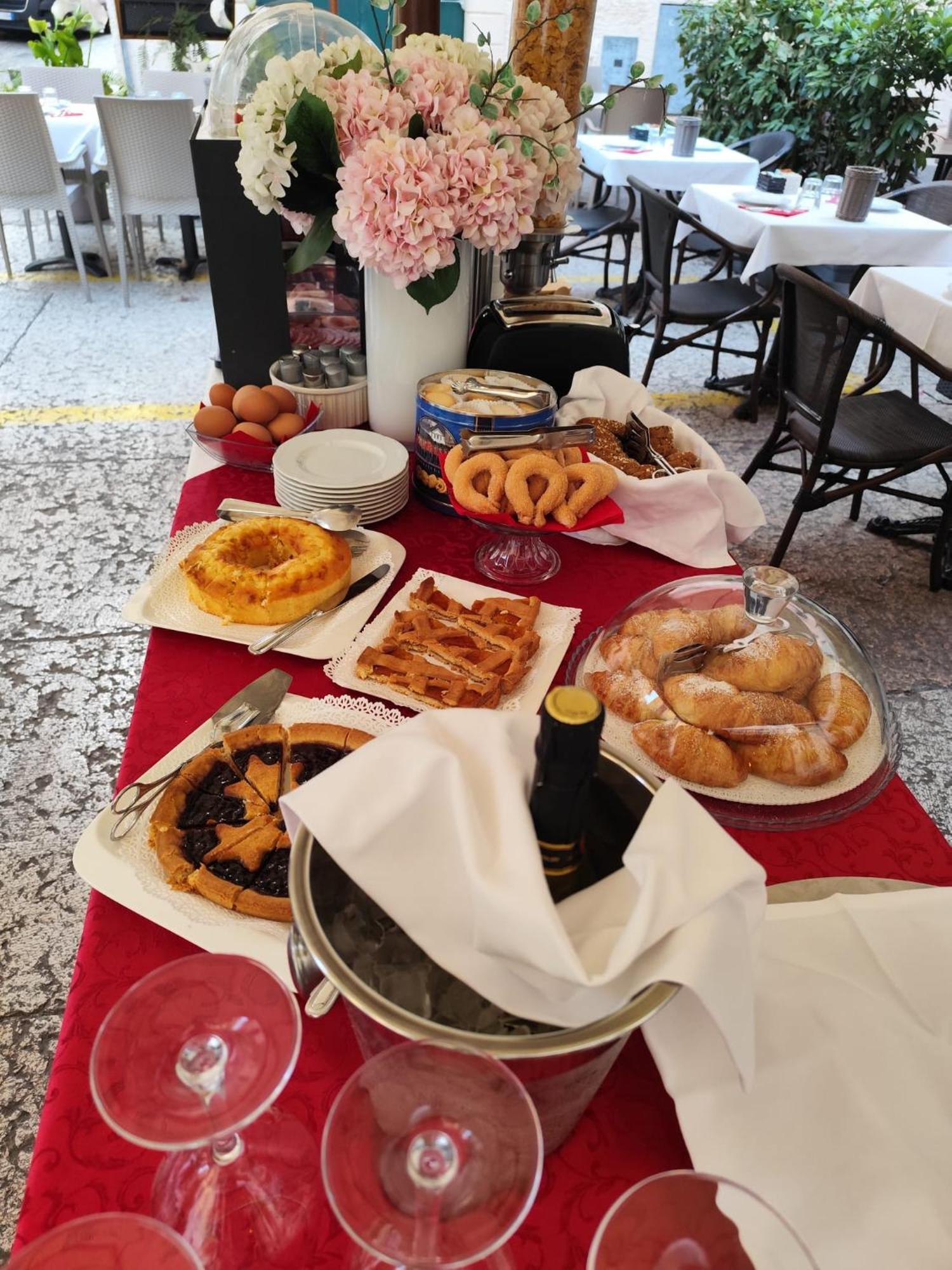 Hotel Torcolo "Residenze Del Cuore" Verona Ngoại thất bức ảnh